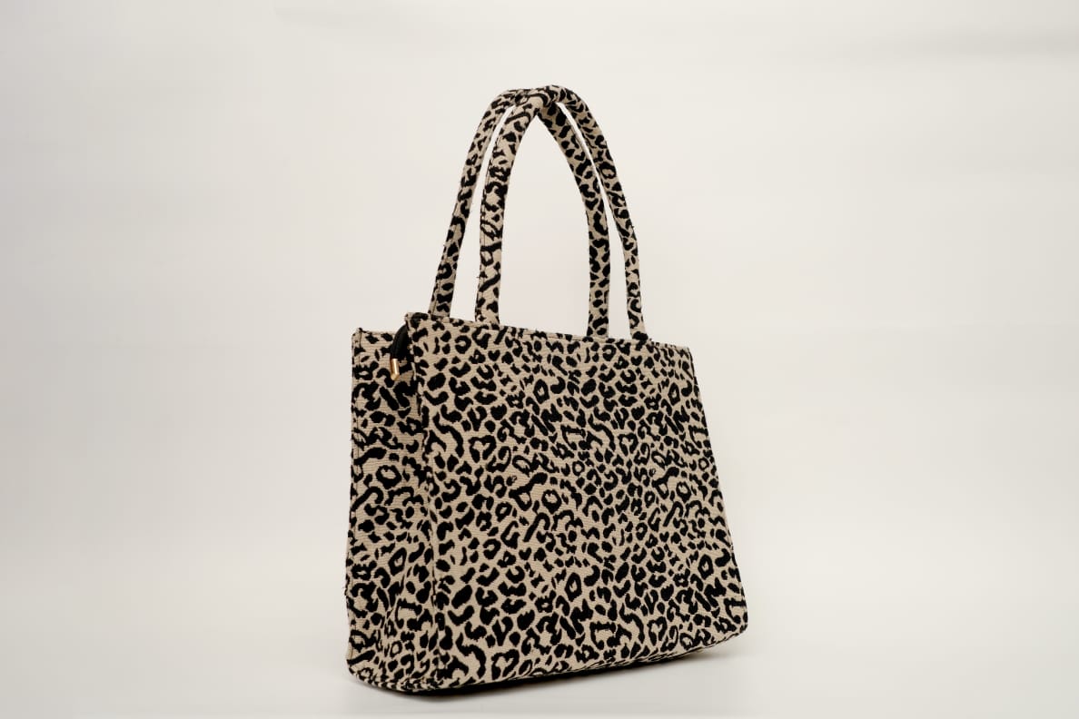 https://shopmajira.com/storage/photos/1/1e6ba0f0-3176-4883-b9bf-033ae893b1500.png